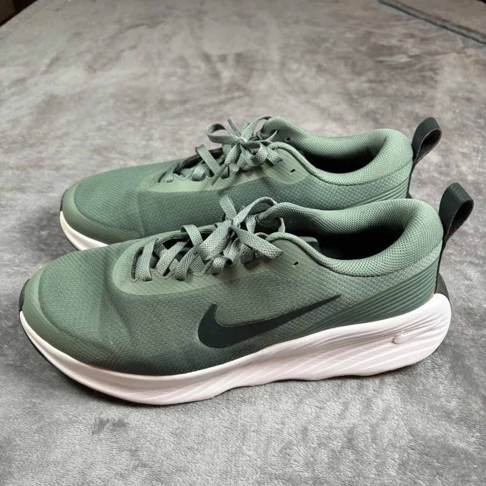Nike Motiva Walking Shoes Oil Green Mens 11.5 FV5285-301 Sneakers